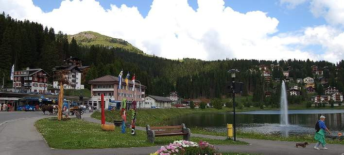 Ελβετικό ξενοδοχείο ζήτησε από τους «Εβραίους πελάτες» να κάνουν ντους πριν μπουν στην πισίνα!